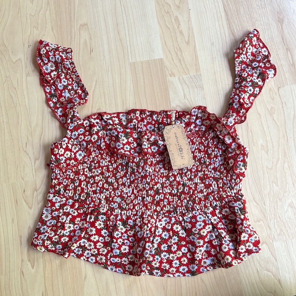 NATURAL LIFE XS/S - Red Daisies Smocked Megan Top
